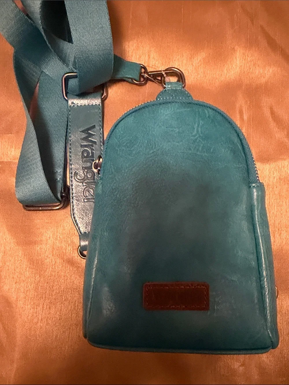 Wrangler Teal Crossbody Mini Slingbag - Picture 3 of 4